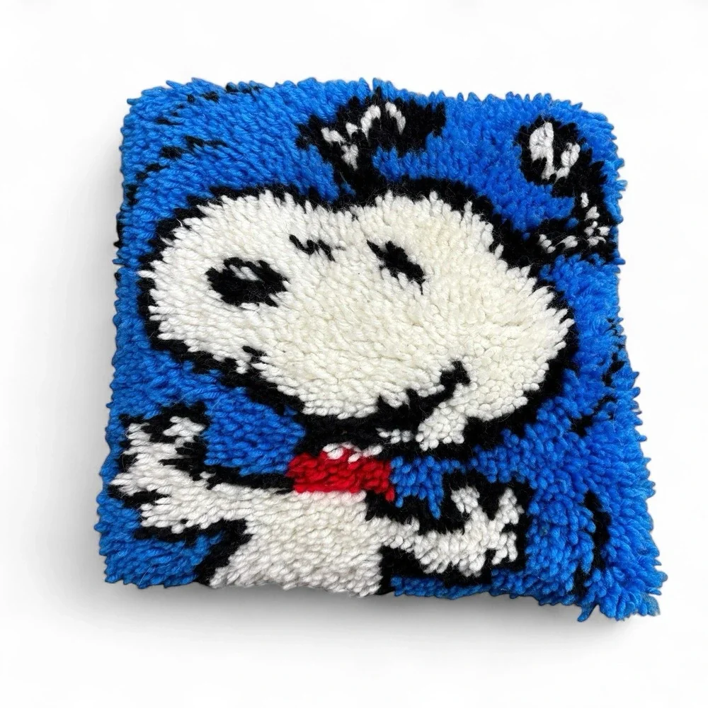 Vintage 80s Snoopy Peanuts Completed Finished Latch Hook Pillow Case Art 13